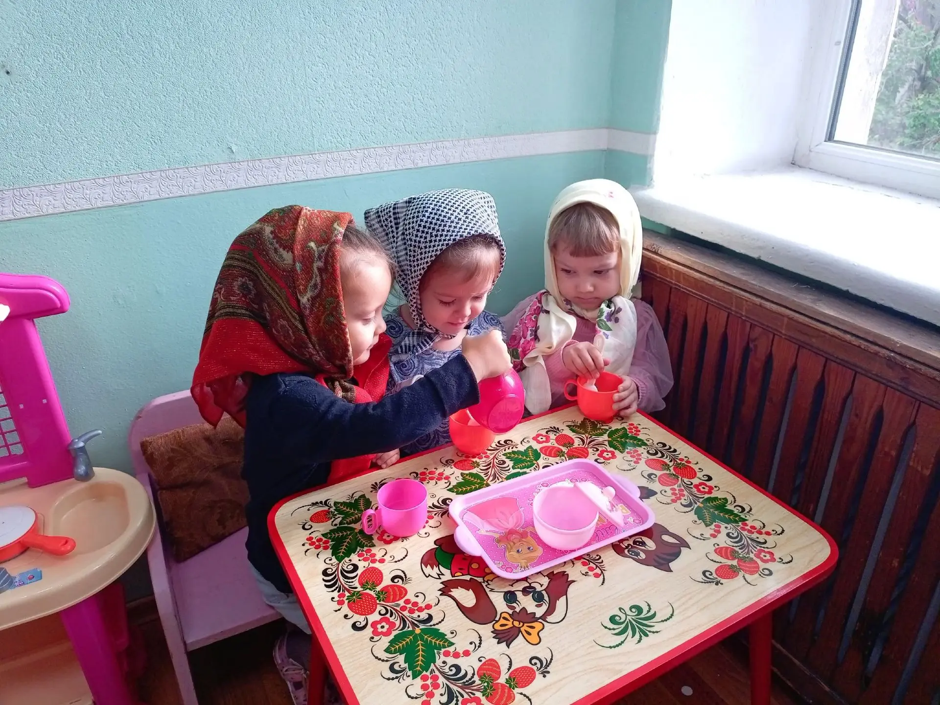 Маленькие бабули и дедули в гостях у сказки 👵👴❤️