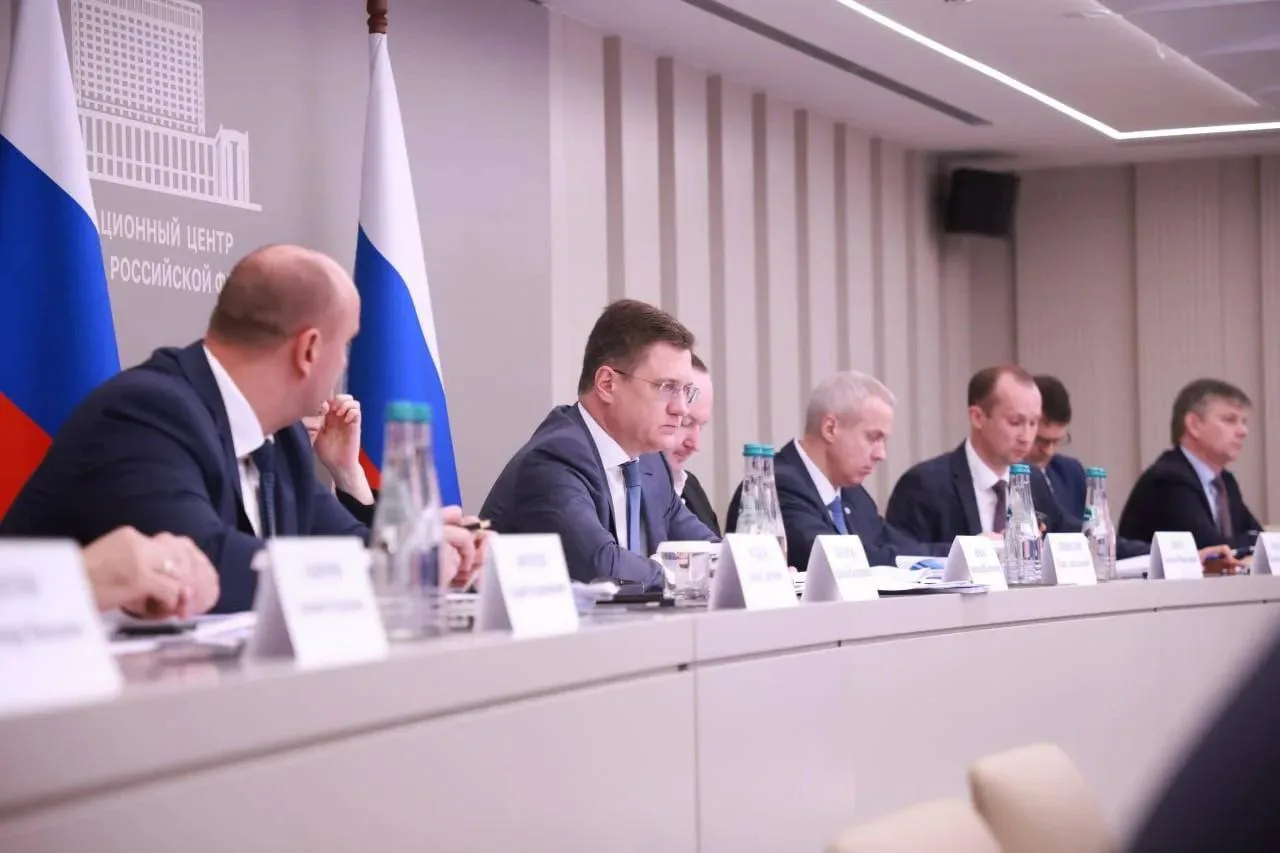 ❗️Ситуация на топливном рынке России стабилизируется — рост цен на АЗС вертикально инте...
