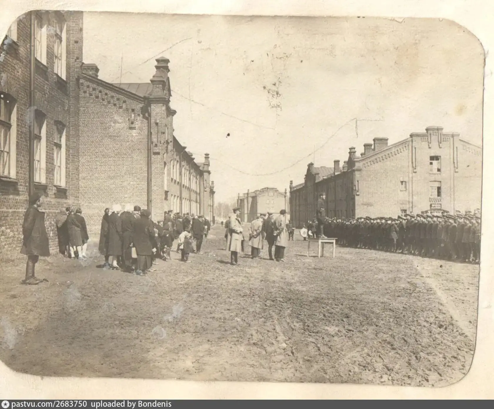 Красные казармы, 1930-1931 годы.