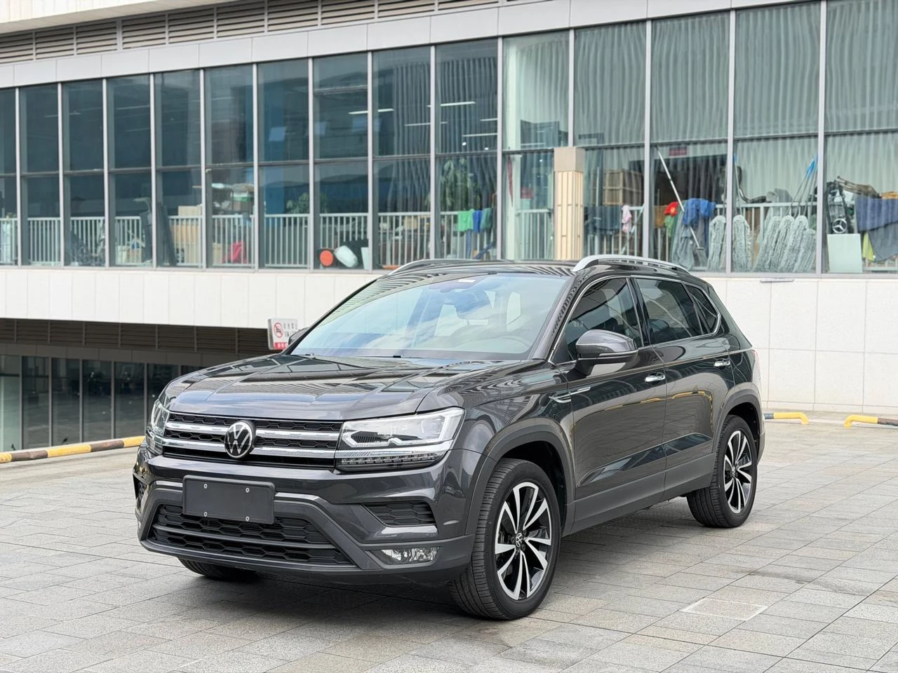 Автомобиль: Volkswagen Tharu