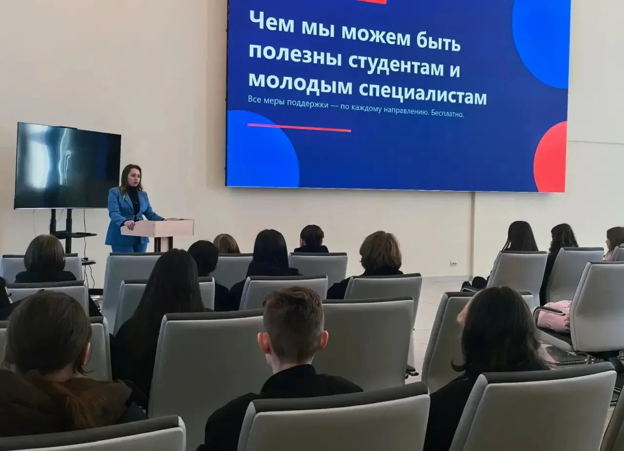 Откровенный разговор о профессии, законах и будущем: активист ЛДПР Полина Буторина встр...