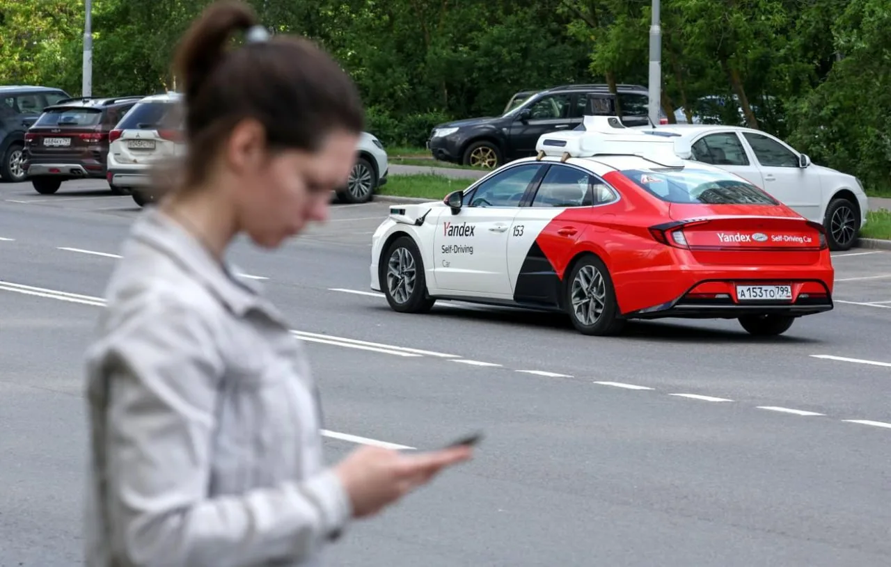 В Москве до конца года запустят около 200 беспилотных такси