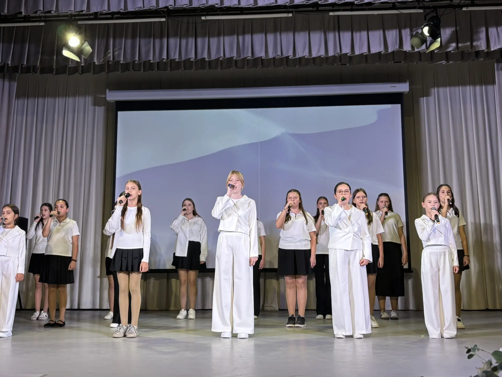 Районный День учителя: наши звёздочки в центре событий! ⭐