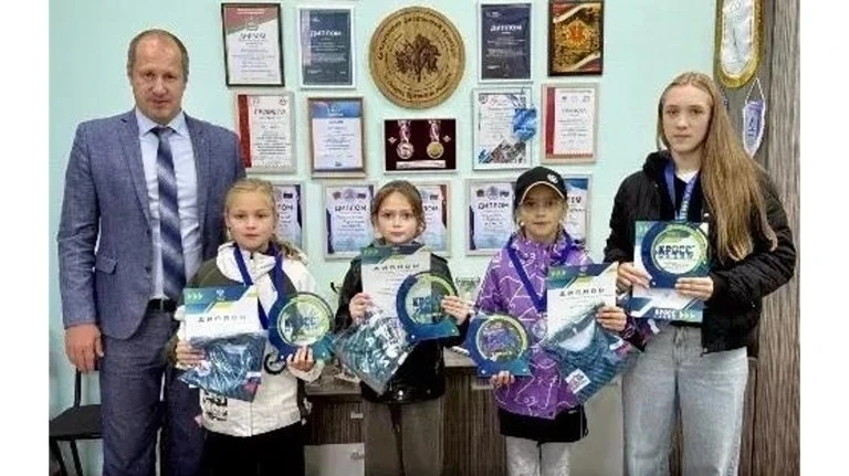 В Брянске наградили победителей и призеров всероссийского дня бега Кросс нации-2026. Лу...