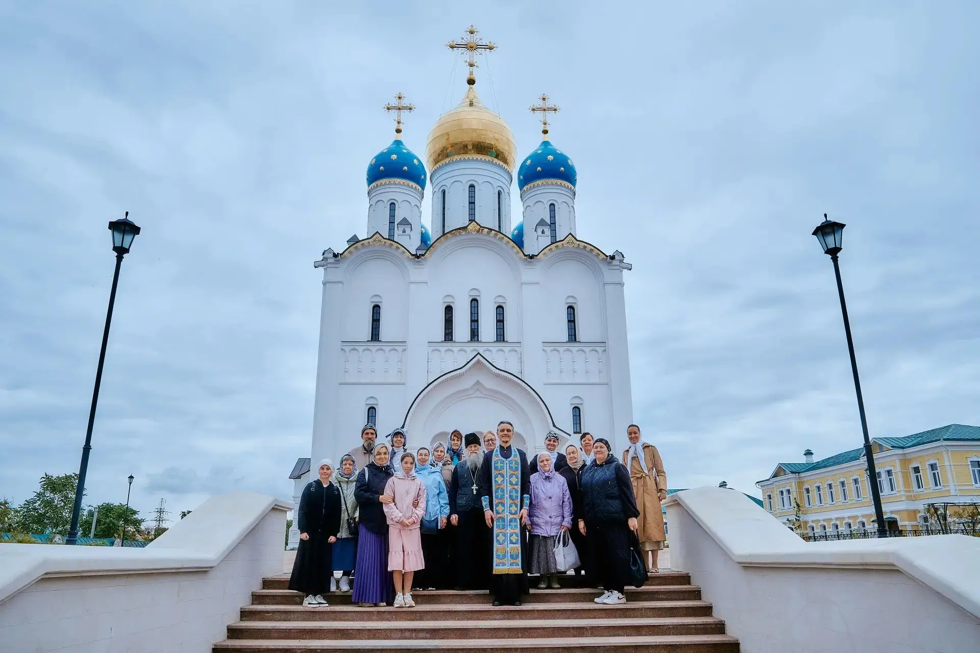 Храм Благовещения Пресвятой Богородицы посетила первая организованная группа паломников.
