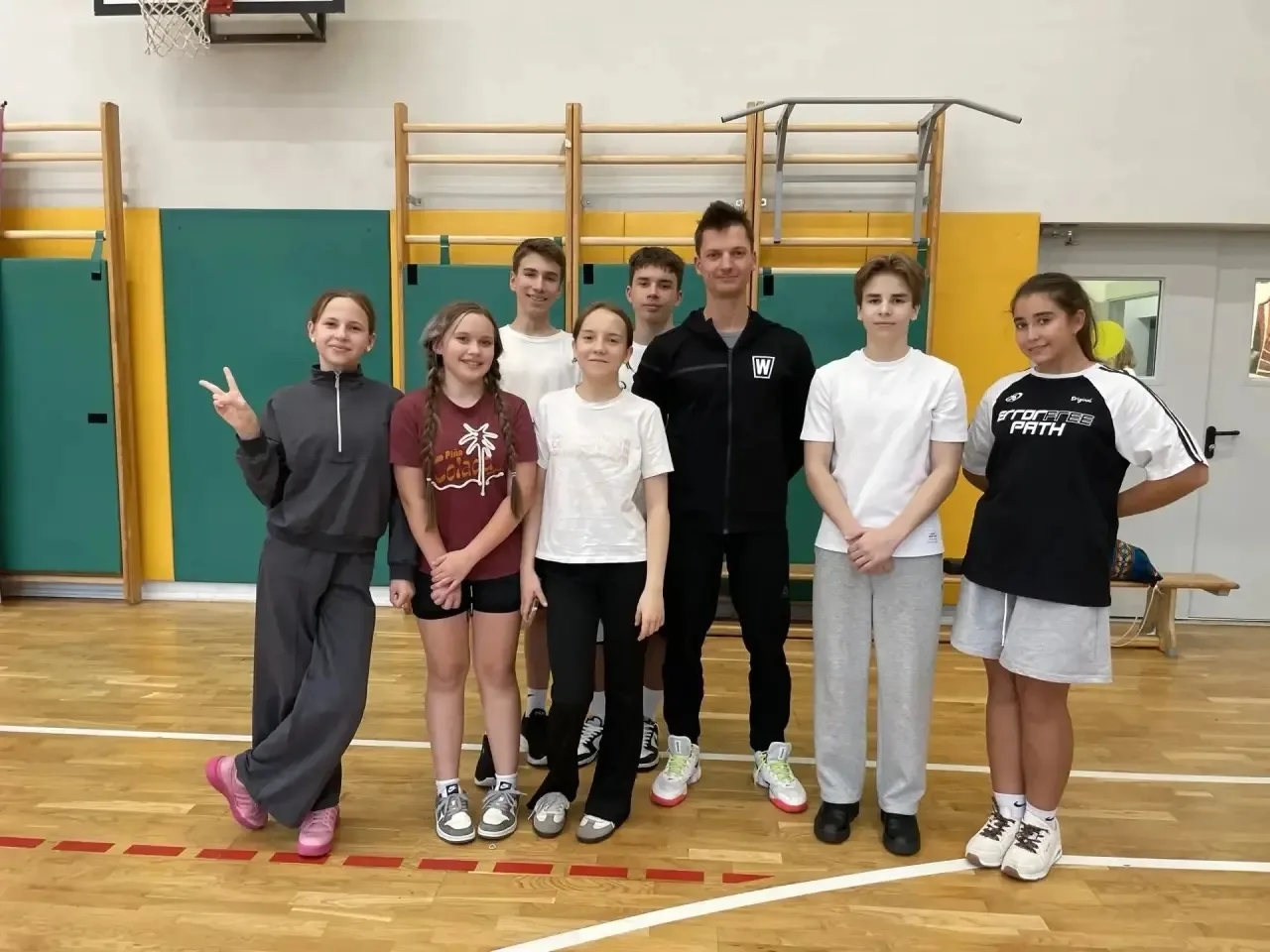 🏋️‍♂️ Здоровье, энергия и спорт: мастер-класс от профи в 7«Е» классе!