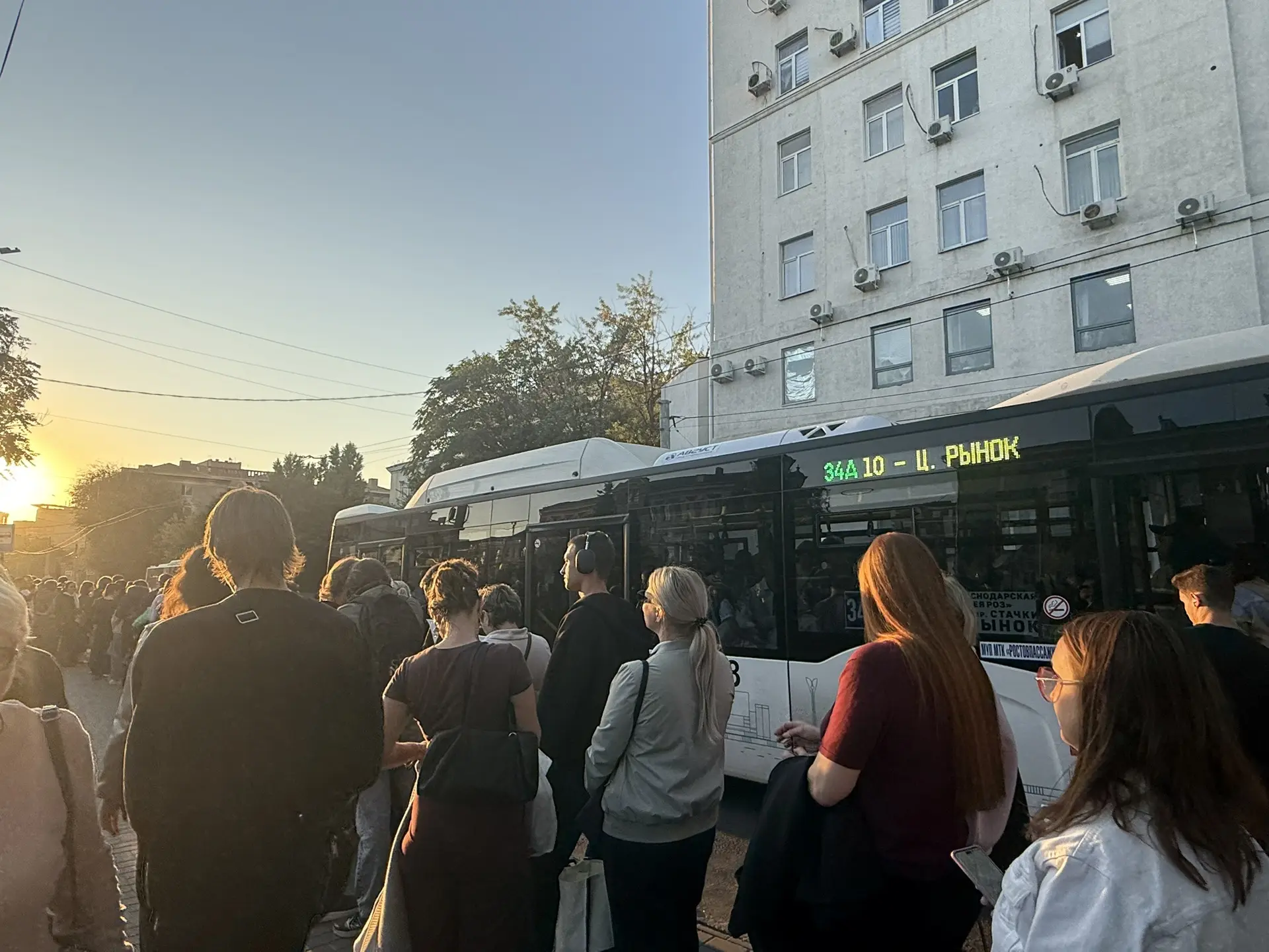 Тем времена в ростовчане пытаются уехать с центрального рынка в микрорайоны