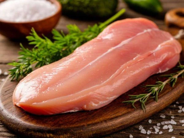Курица в Шахтах подорожала на 4% за месяц