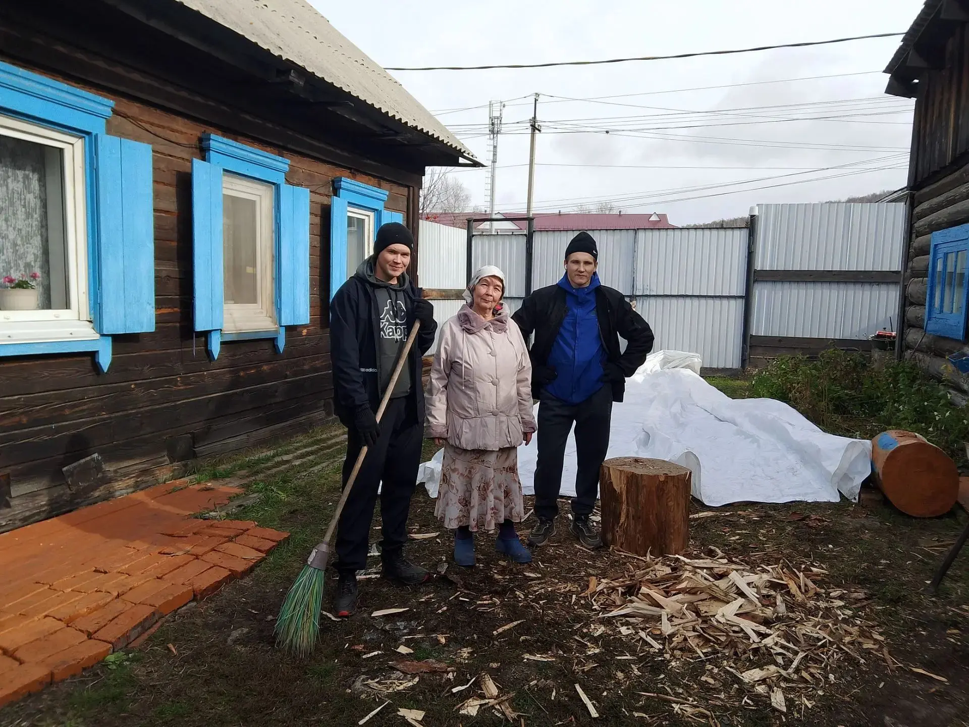 «Аукцион добрых дел»: молодёжь помогает ветеранам СВО и их семьям