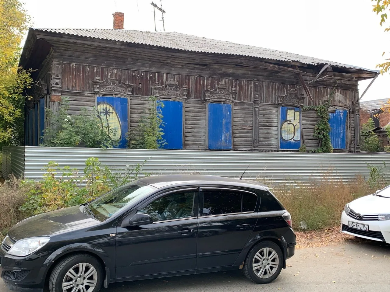 Был такой дом: показываем, как сегодня выглядят известные омские "аварийки".