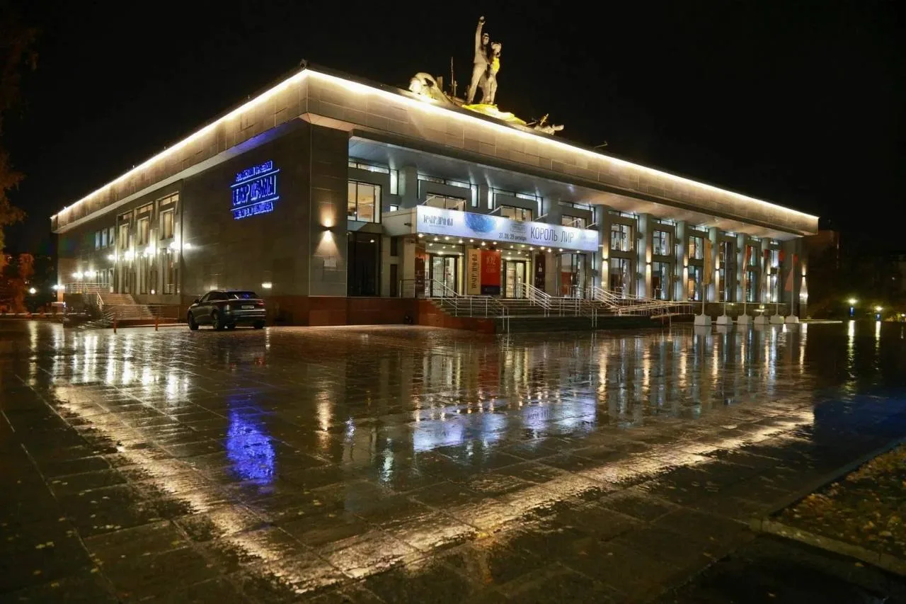В Барнауле возникли проблемы с доступом к спектаклю театра из Душанбе