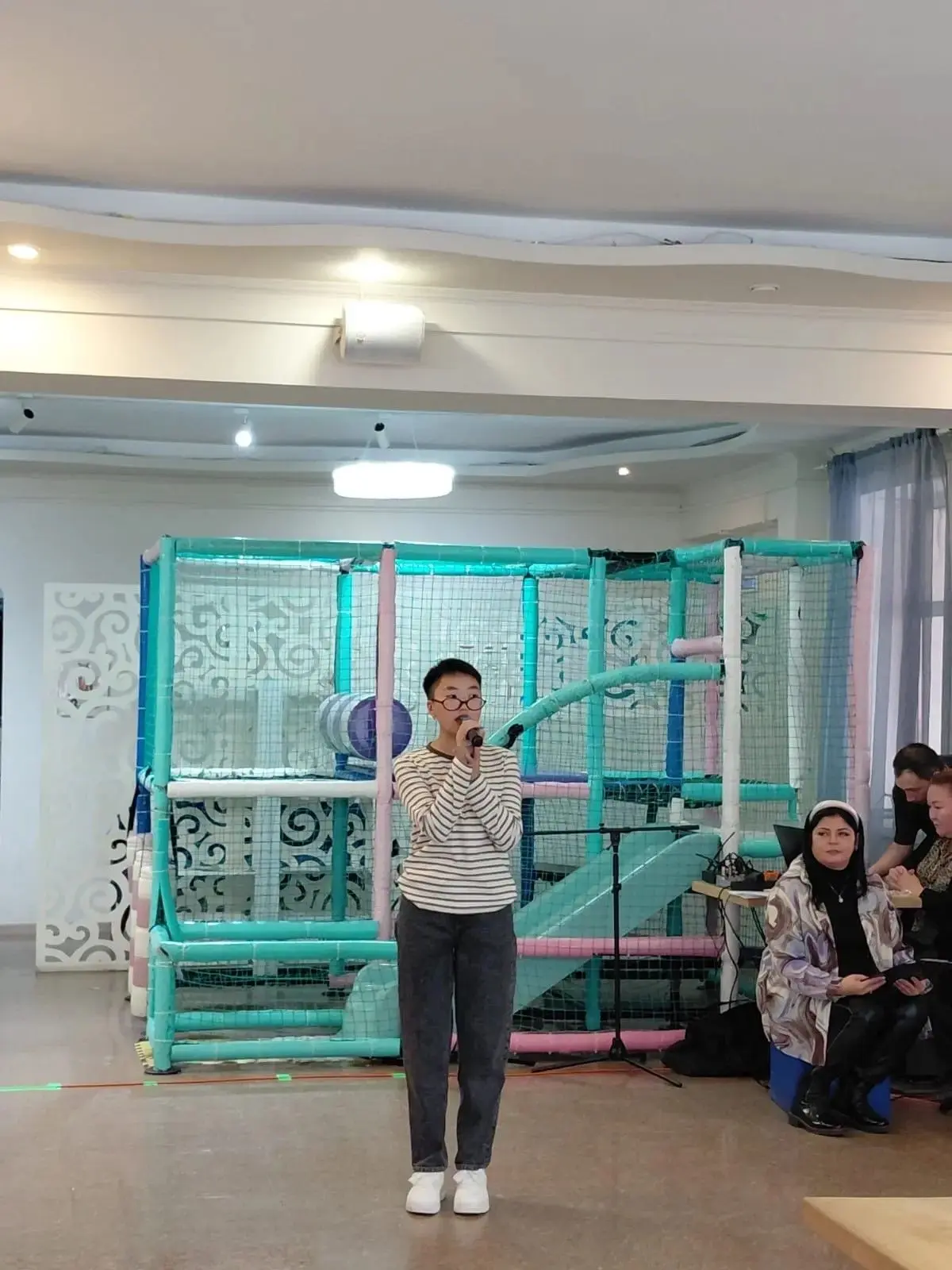 🎶 Покоряя сердца: наши студенты выступили для ветеранов!