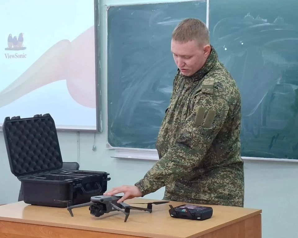 «Небо под контролем»: старшеклассники встретились с операторами БПЛА 🚁
