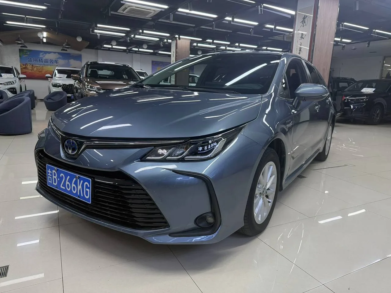 АВТОМОБИЛЬ ИЗ КИТАЯ — TOYOTA COROLLA HYBRID 1.8L