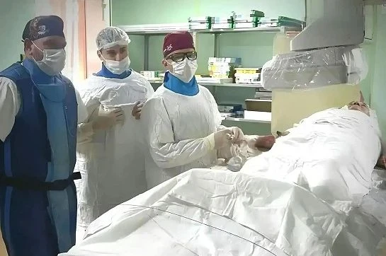 В Благовещенске начали лечить аденому простаты без разрезов и наркоза. Городская клинич...