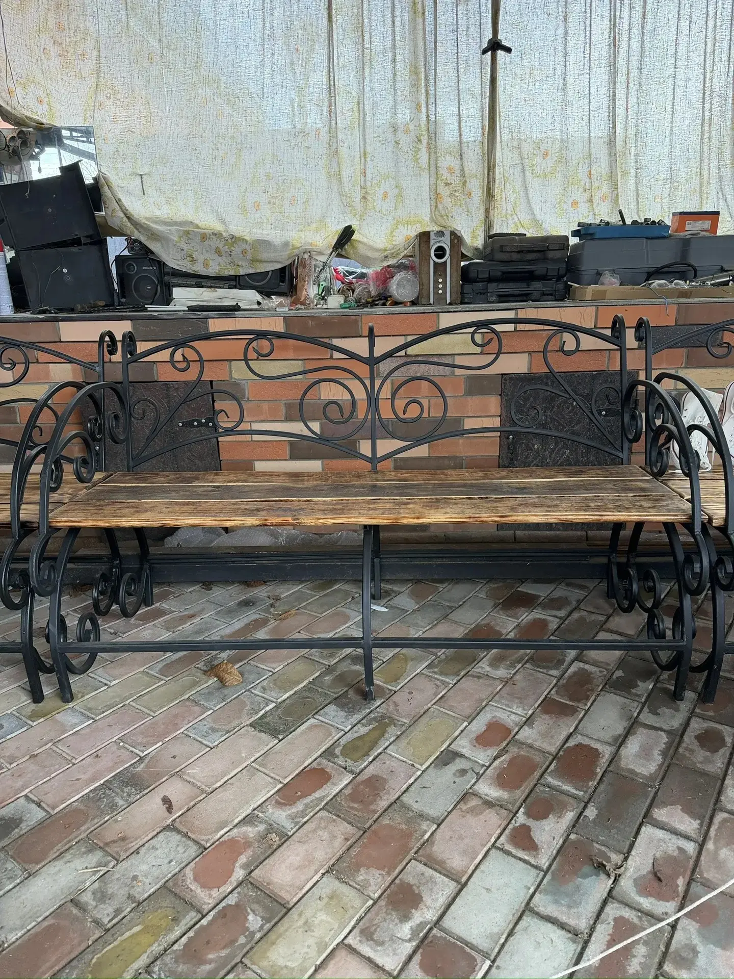 В продаже 3 скамейки, 2 штуки-длина 1,50 ширина-50 цена-14000; и 1 штука-длина 1,20-шир...