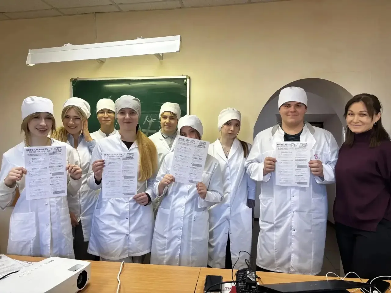В рамках проекта «Разговоры о важном» в ЭМК прошли внеаудиторные занятия, посвященные а...