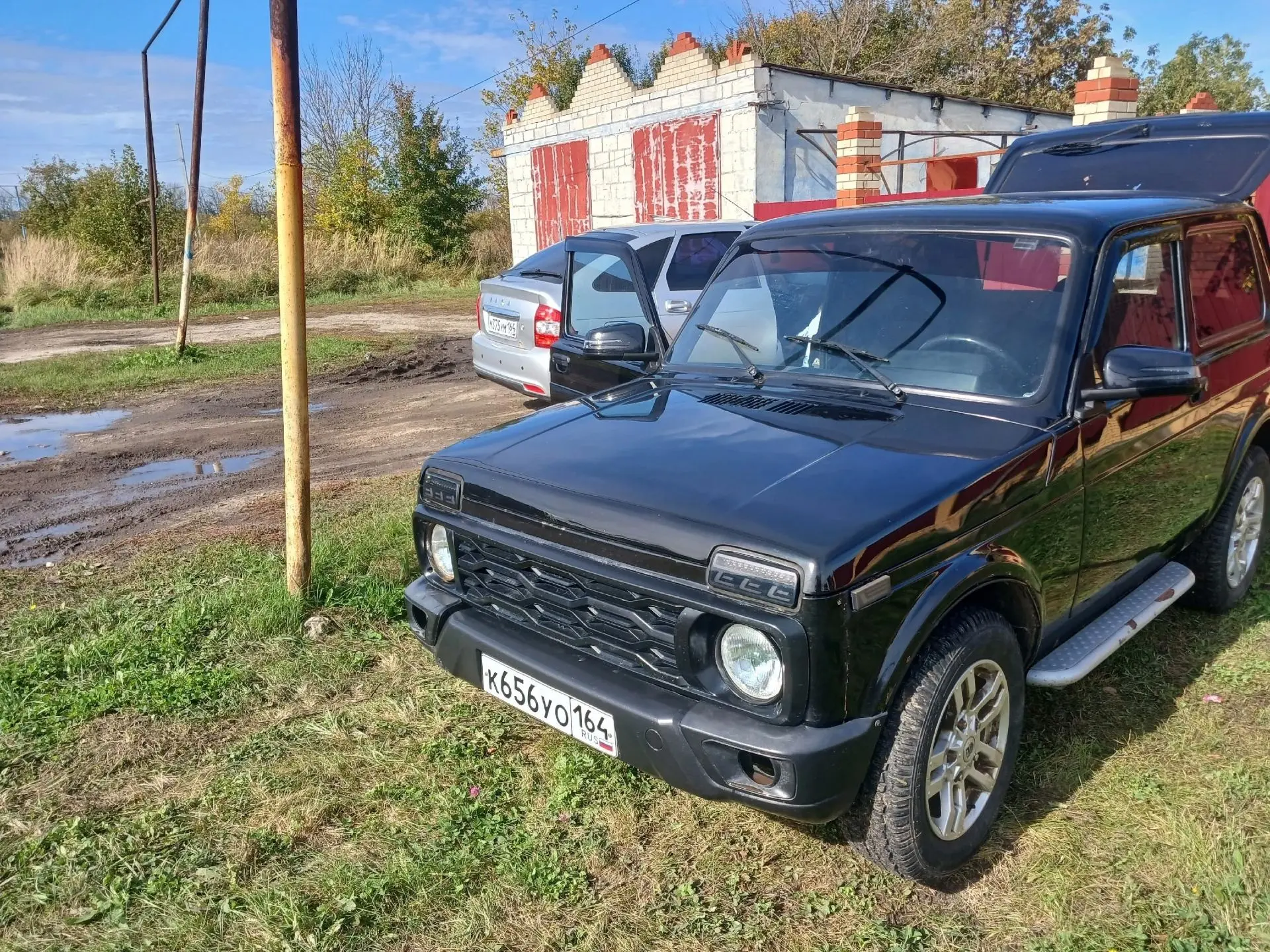 Продается нива 2017 года! Машина в хорошем состояние. Сигнализация с автозапуском. Прок...