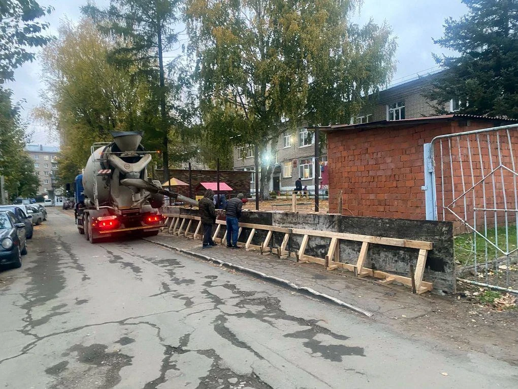 В Ижевске преображается территория вокруг трёх корпусов детского сада №285, расположенн...