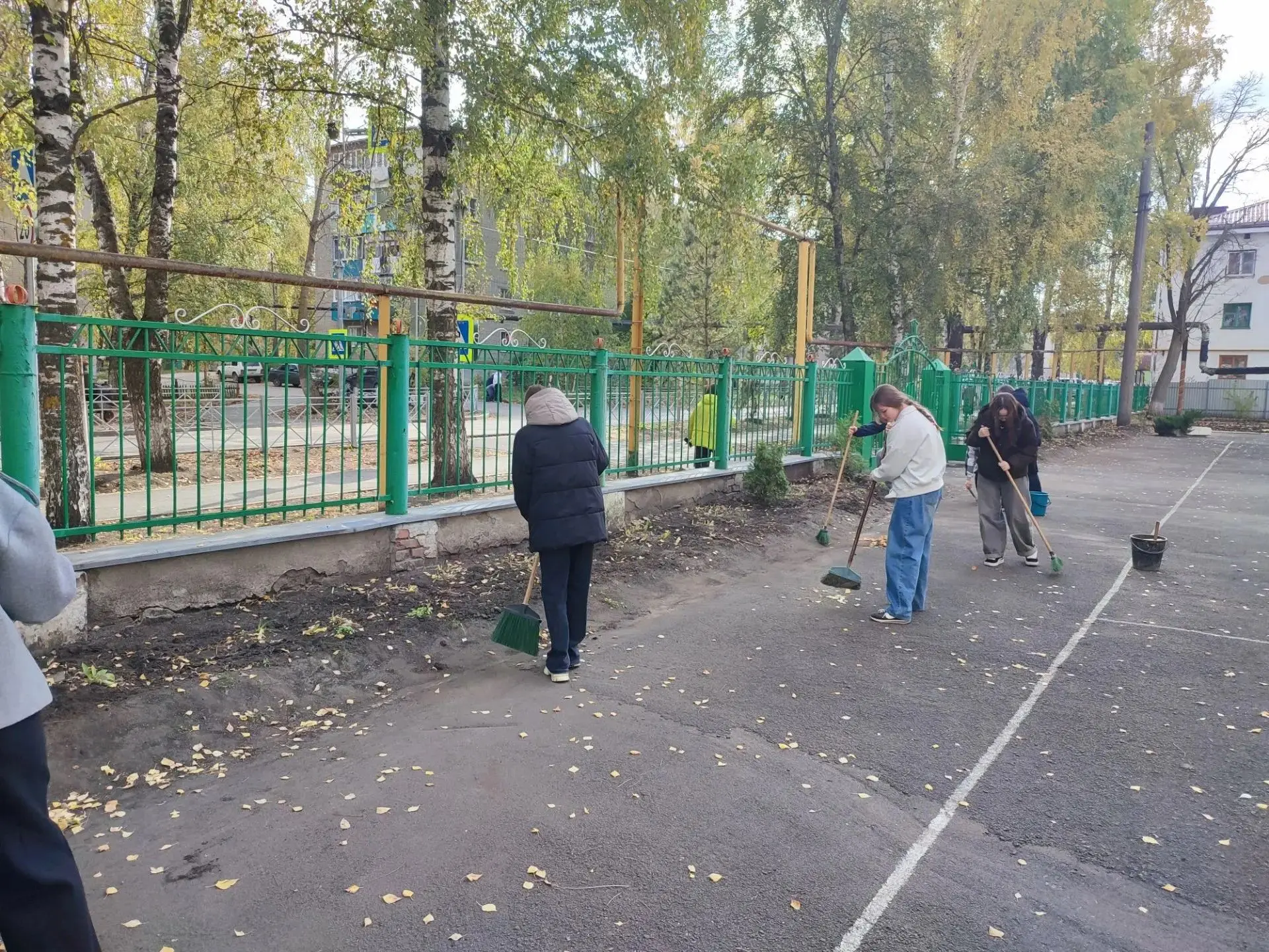 В нашей школе состоялся субботник.