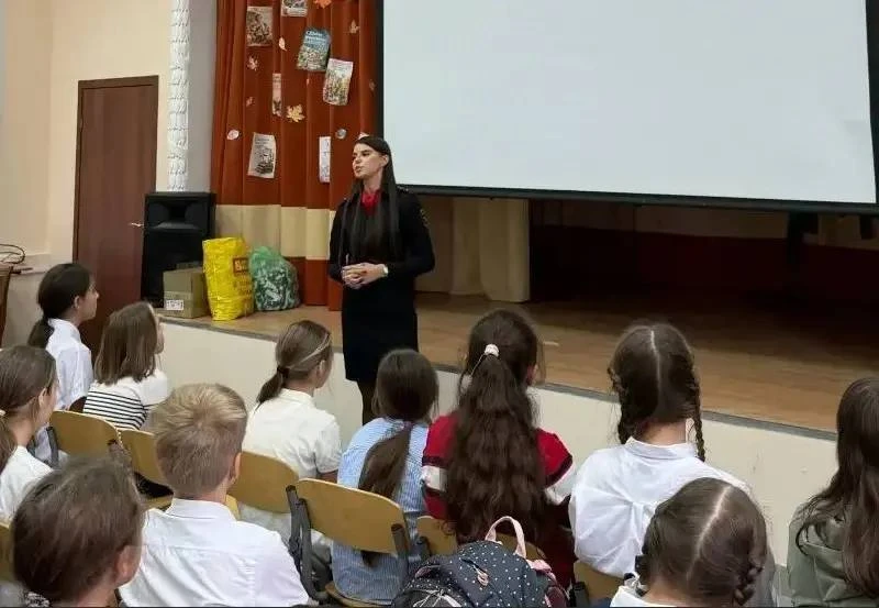 📚 Школьникам СЗАО напомнили о правилах езды на самокатах