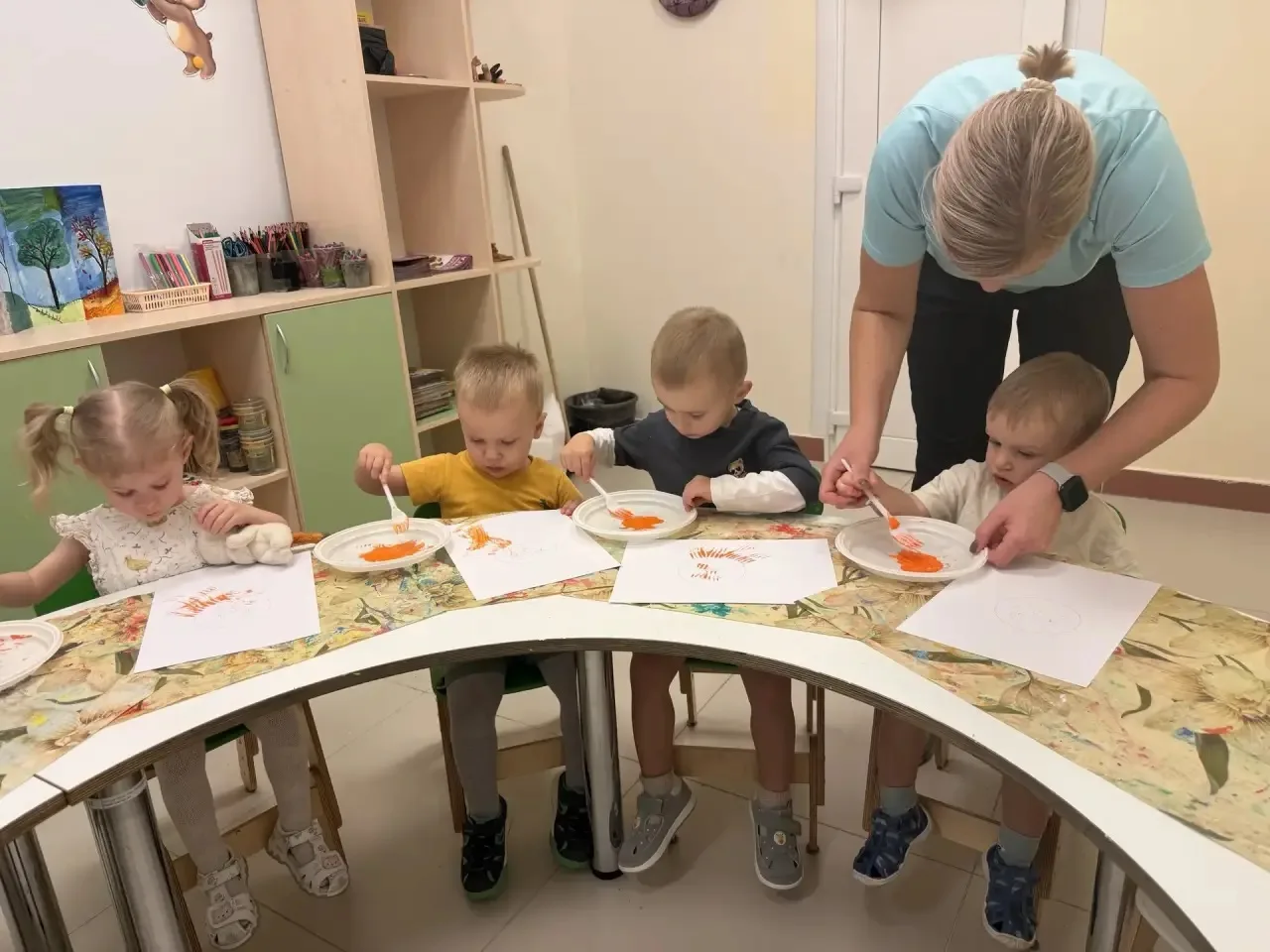 🦁🎨 Рыжий львёнок на кружке «Весёлые краски»! 🍂