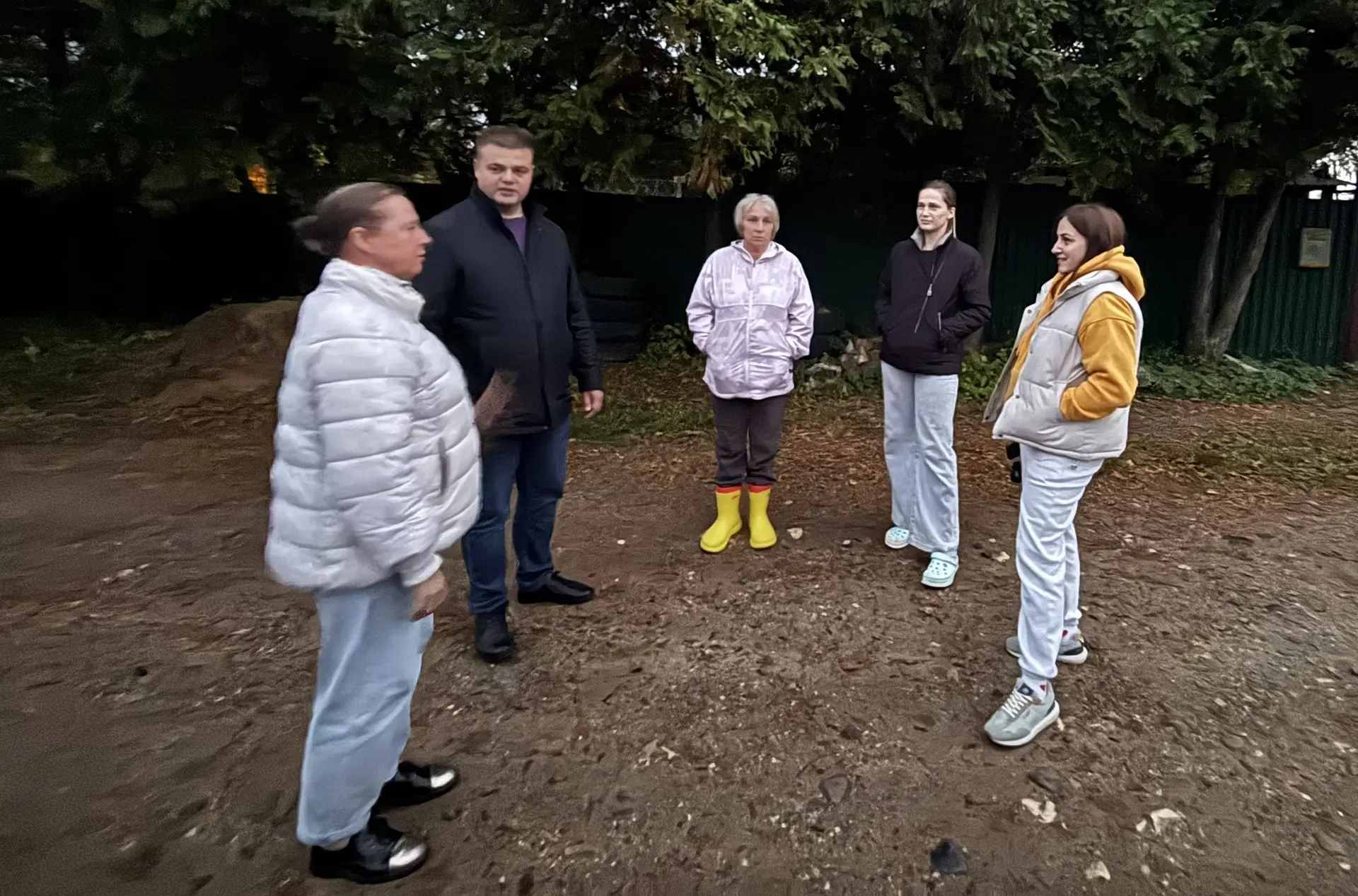 Вместе с депутатом Совета депутатов го Клин Еленой Сизовой провел встречу с жителями д....