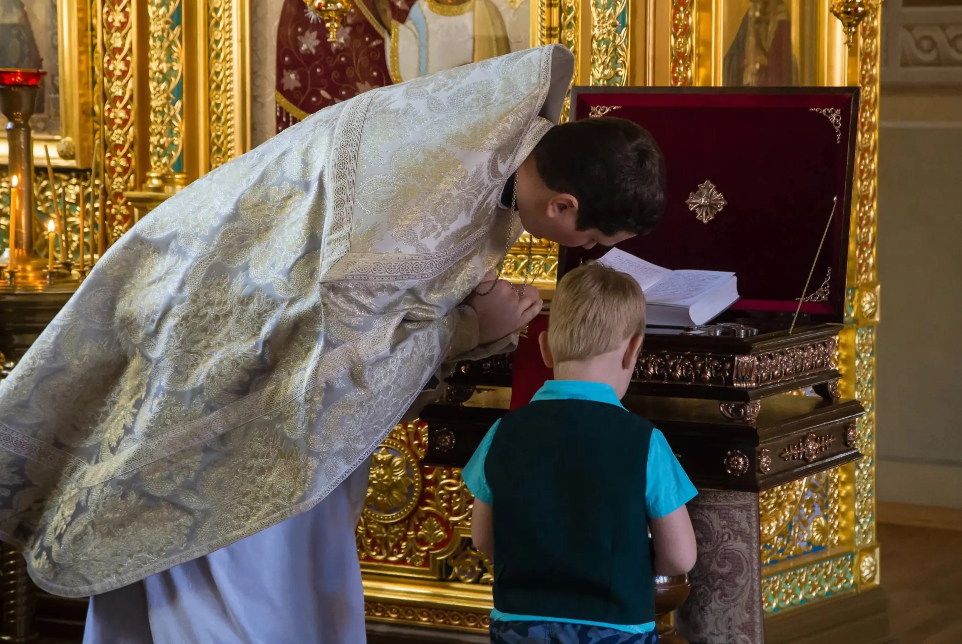 Я совершенно убежден, что ходить на исповедь деткам нужно тогда, когда они будут понима...