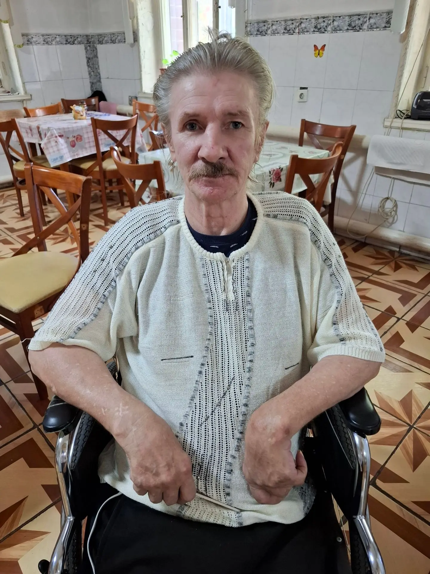 «Хотим рассказать о Сергее — ему 57 лет. У него нет родственников и нет жилья. Он жил н...