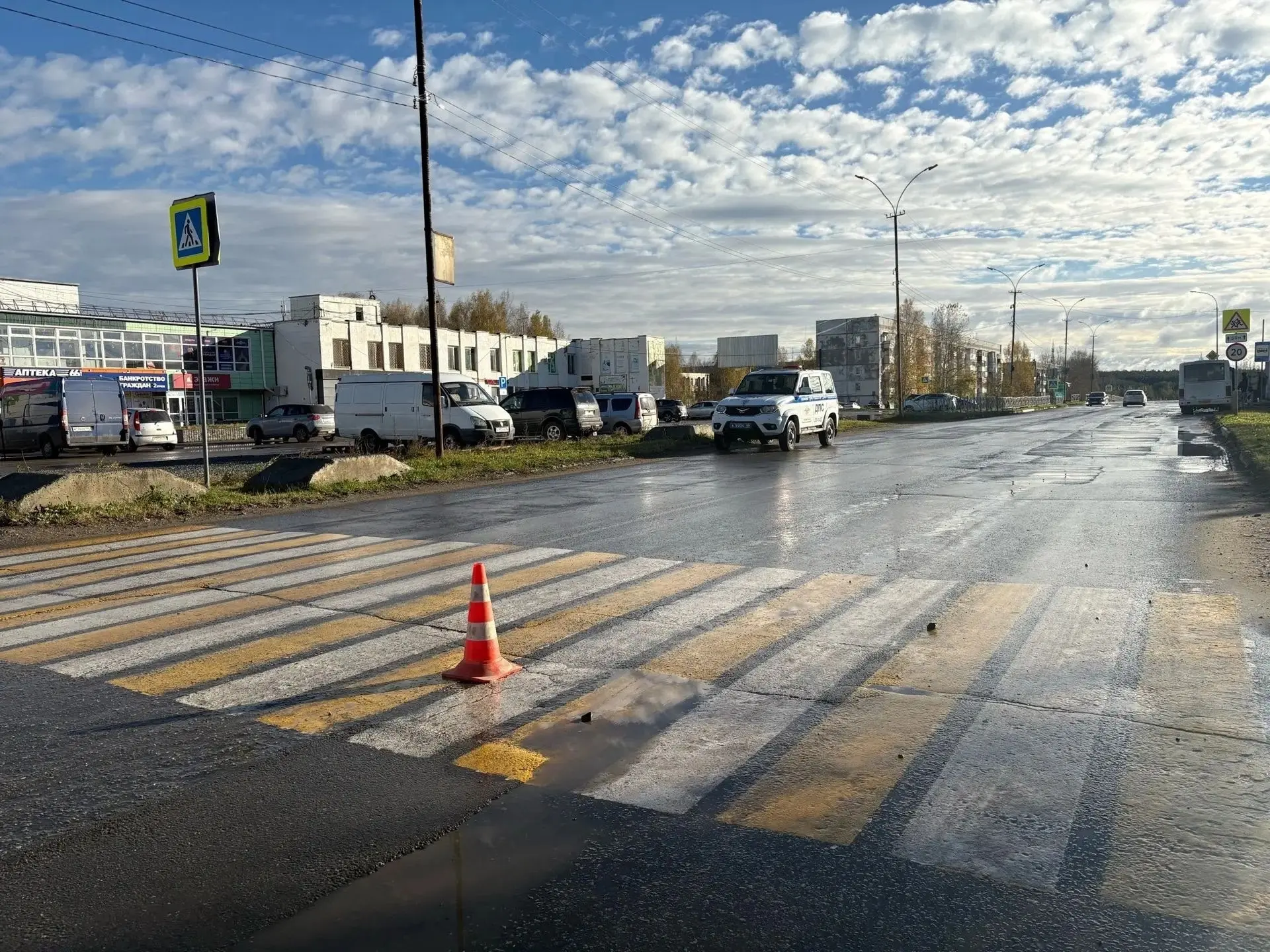 В Верхней Салде водитель иномарки допустила наезд на женщину с ребенком на нерегулируем...