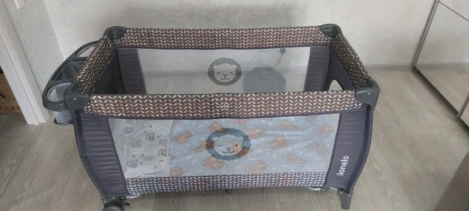 Продам кроватку-манеж 2т