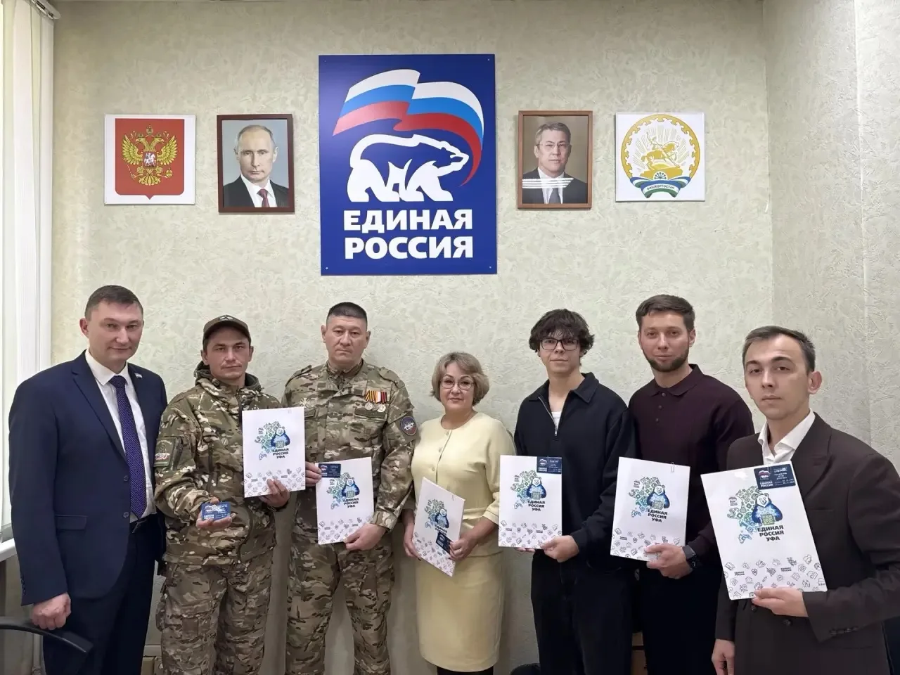 Нас стало больше! Сегодня ряды партии «Единая Россия» пополнились, партийные билеты пол...