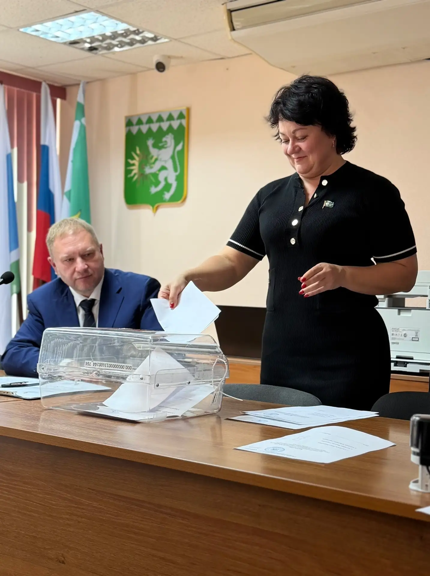 Глава Берёзовского муниципального округа на ближайшие пять лет избран. Единогласным реш...