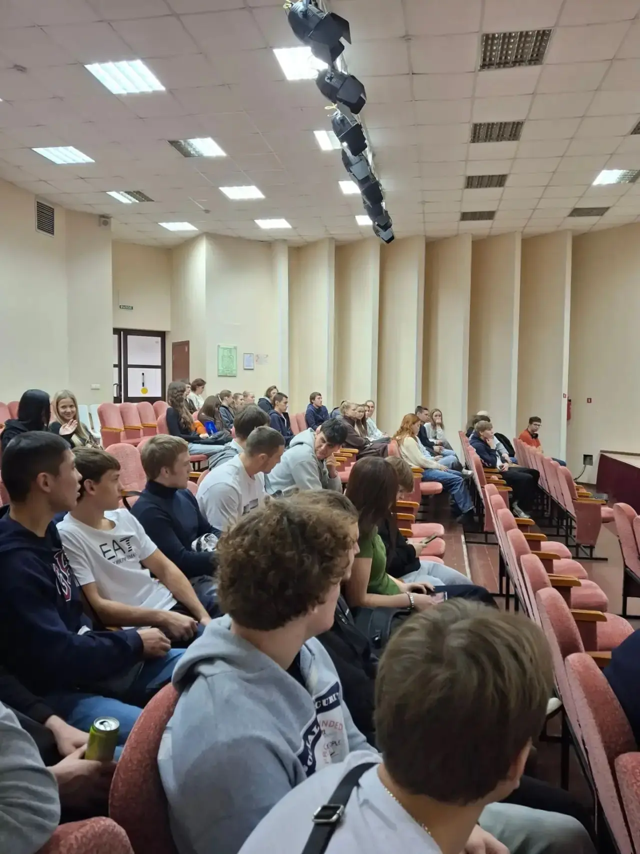 15 октября в училище состоялось профориентационное мероприятие для студентов 3 и 4 курс...