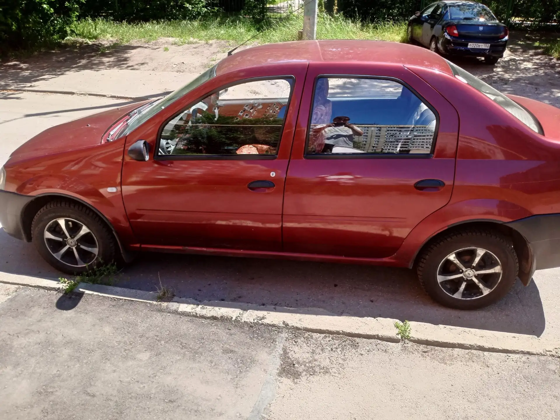 Продам Логан 2009г 3хозяина. На газу👍 оборудование новое👍 балона хватает ровно на 700...