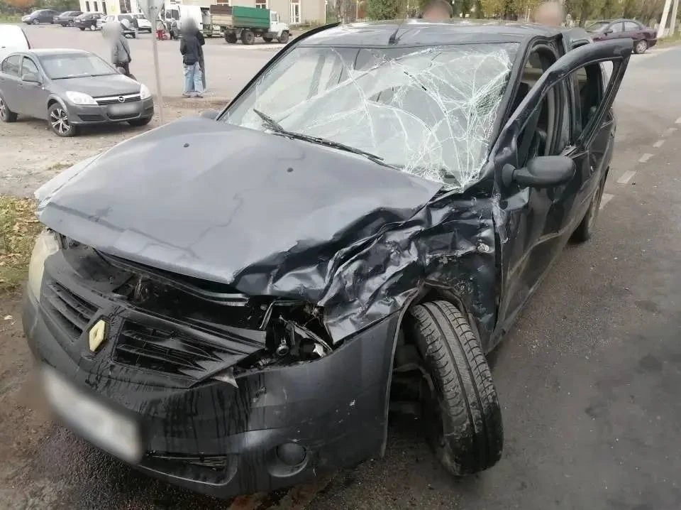 Три человека пострадали в ДТП в Аннинском районе.