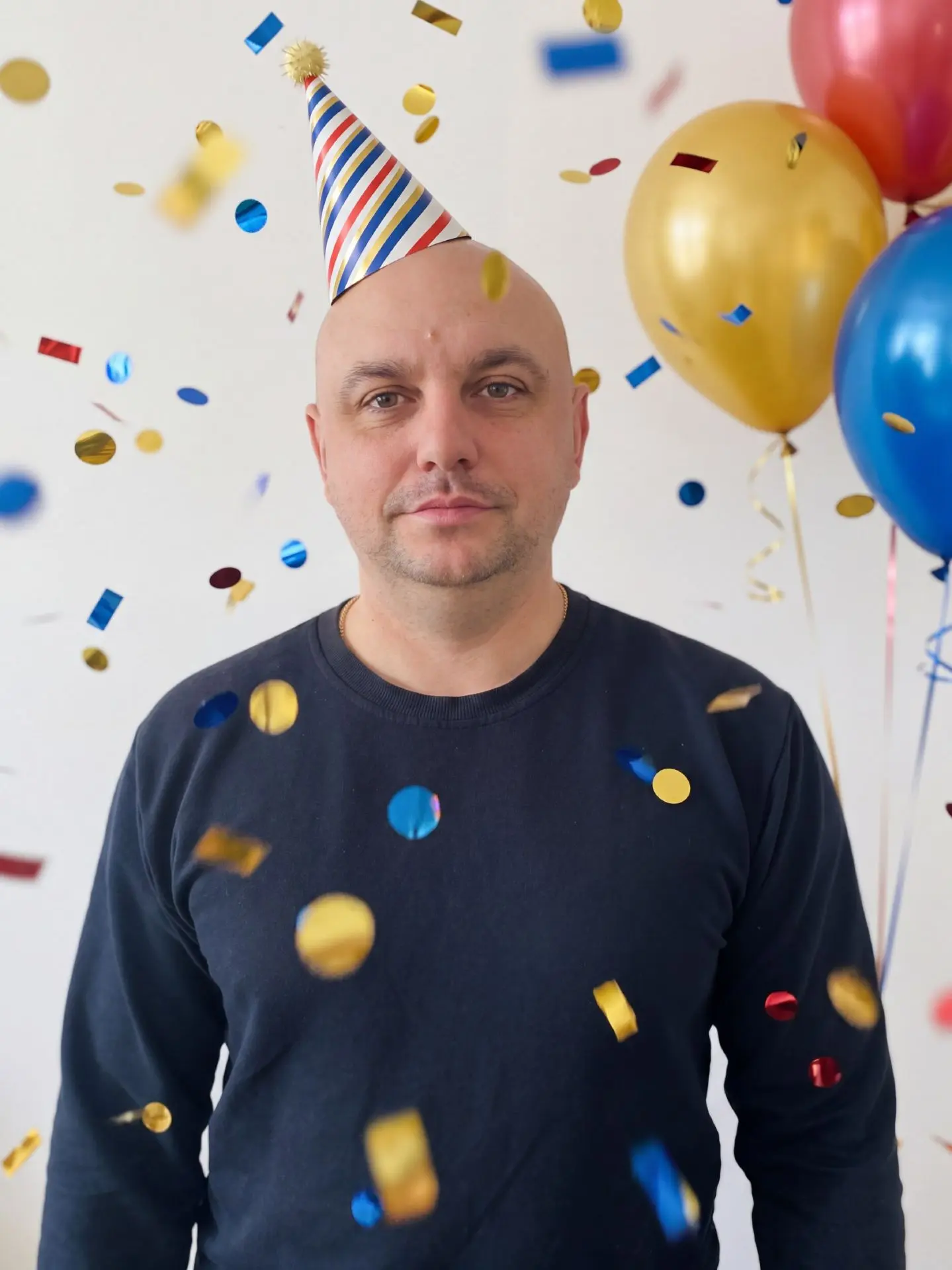Сегодня день рождения у учителя физической культуры нашей школы — Владимира Алексеевича...