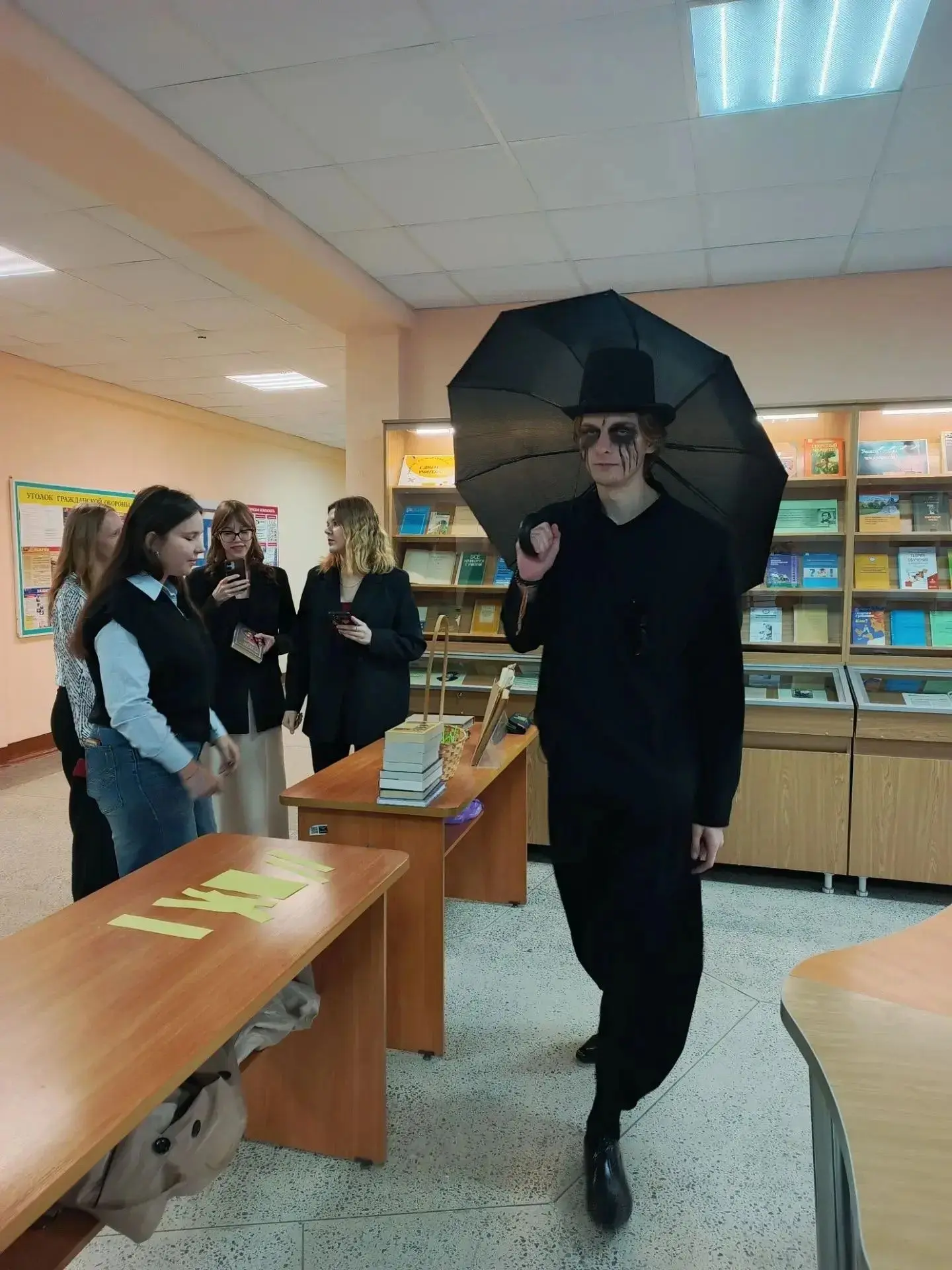 9 октября на абонементе №3 (ИФиМ/ФФК) прошел книжный марафон, приуроченный ко Дню чтения.