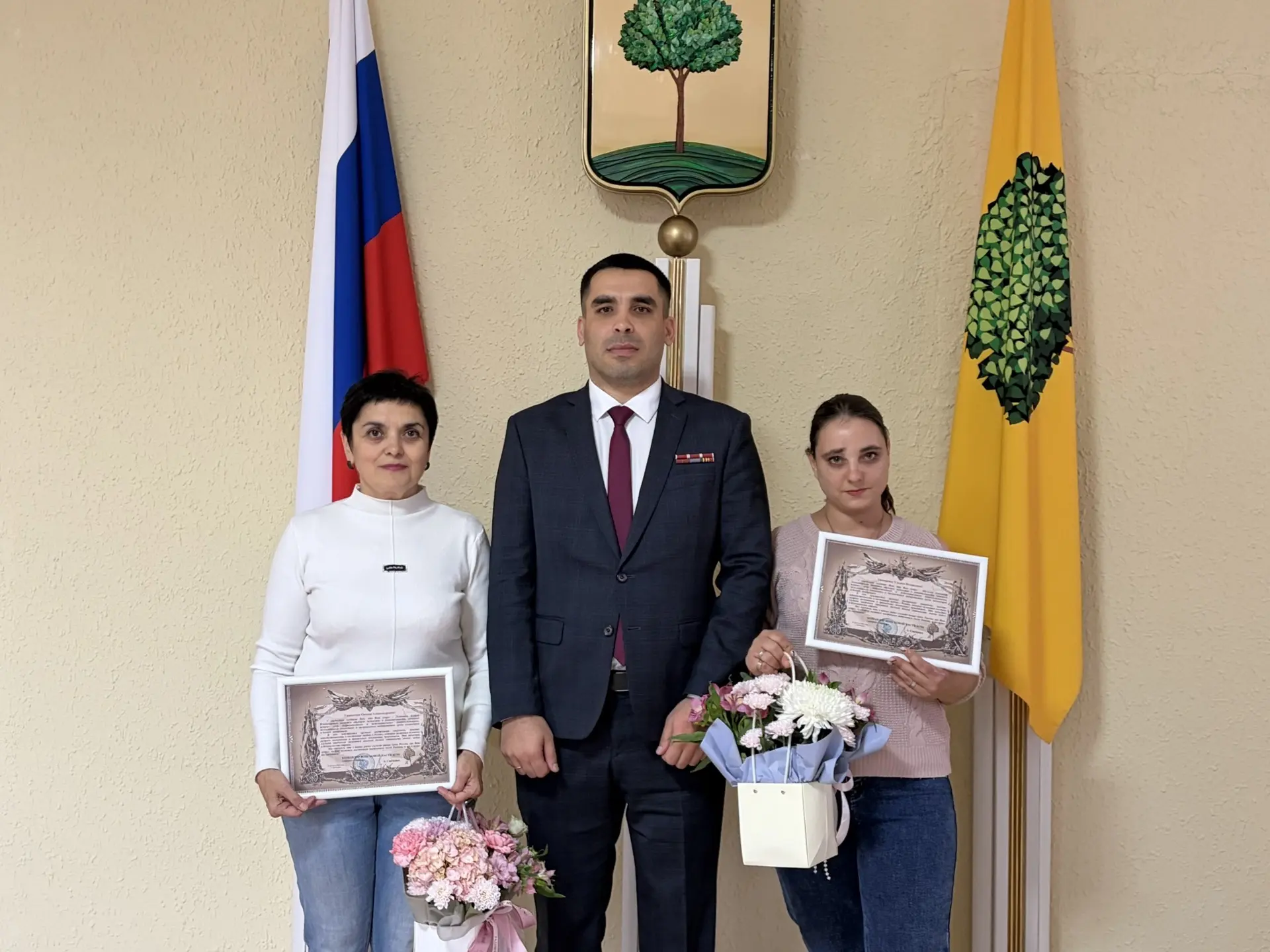 Заместитель главы администрации города Липецка Роман Жураев провёл встречу с жёнами дей...