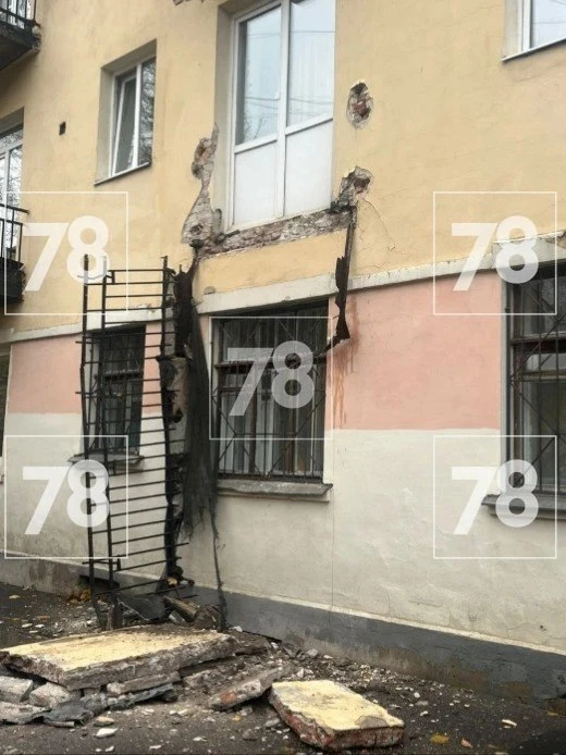 На Васильевском острове обрушился балкон