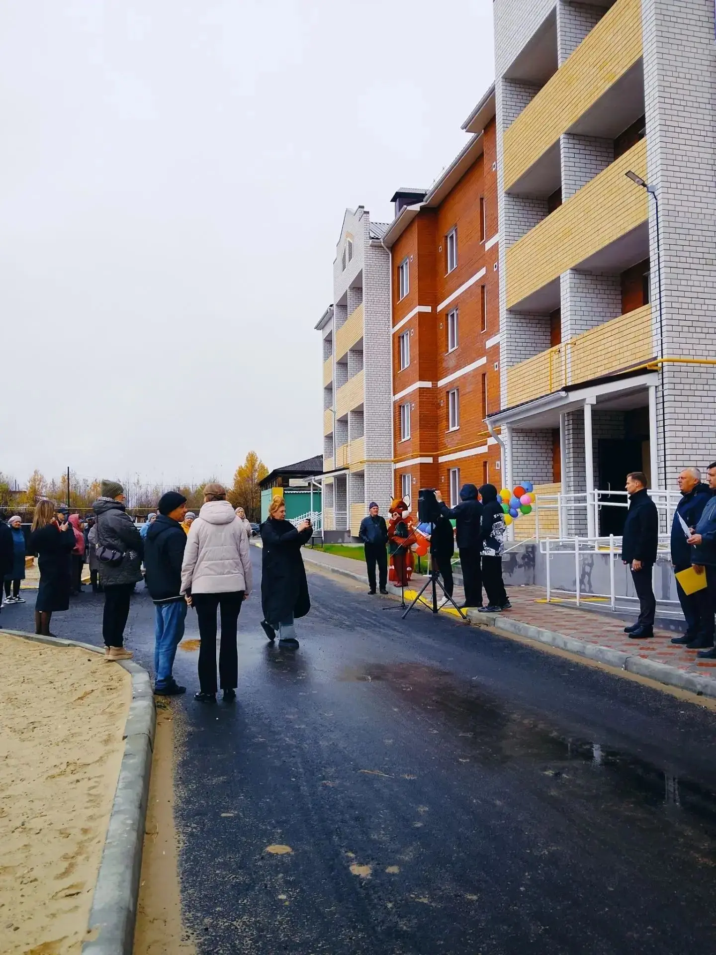 🏡  42 семьи получили новые квартиры в Малиновском.