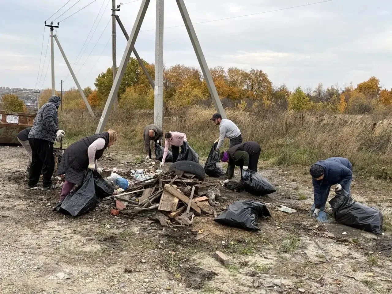 Жители села Воскресеновка присоединились к общей инициативе и провели уборку территории...