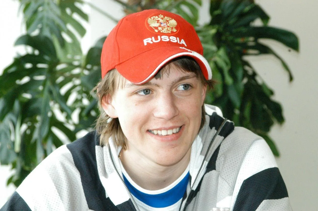 Сегодня исполнилось 18 лет со дня смерти хоккеиста Алексея Черепанова. Он ушел из жизни...