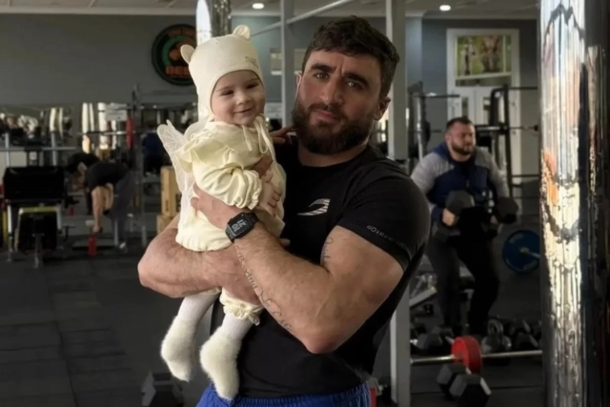 Дело против боксёра Давида Беликова, защитившего женщин от рецидивиста с ножом во Влади...