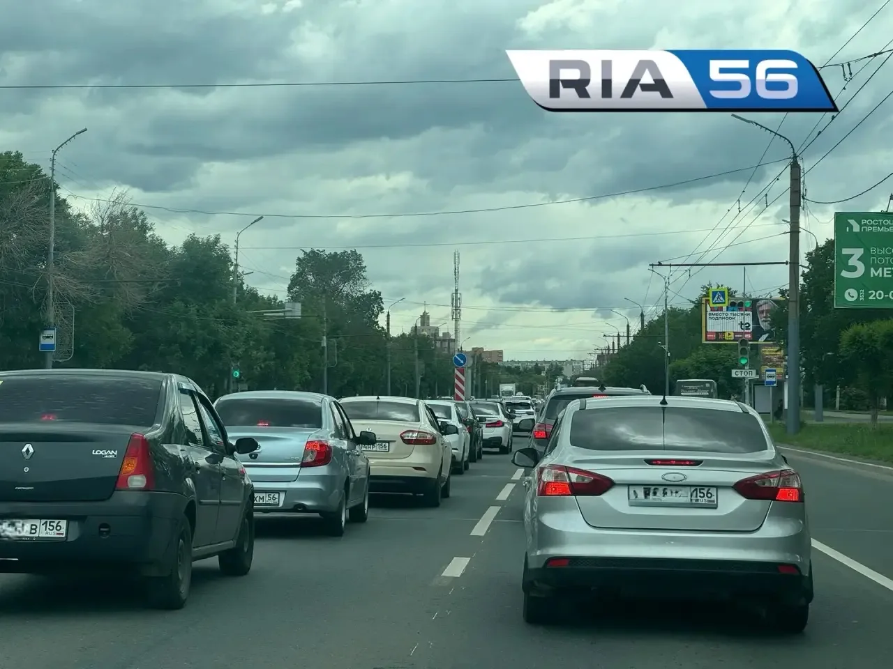 🚗 Оренбург встал в глухие пробки: авария, мост и развязка парализовали утренний город