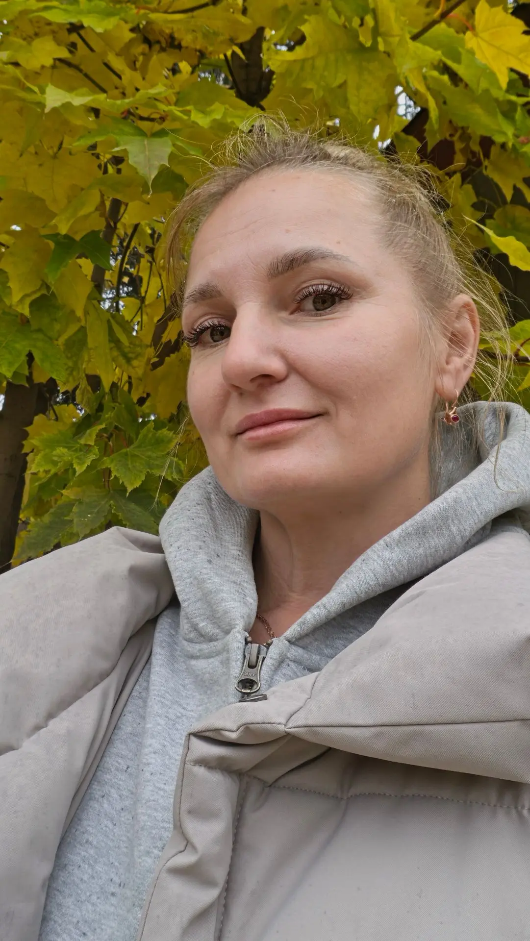 Зашла в сад, а тут такая красота — золотая осень!🍁