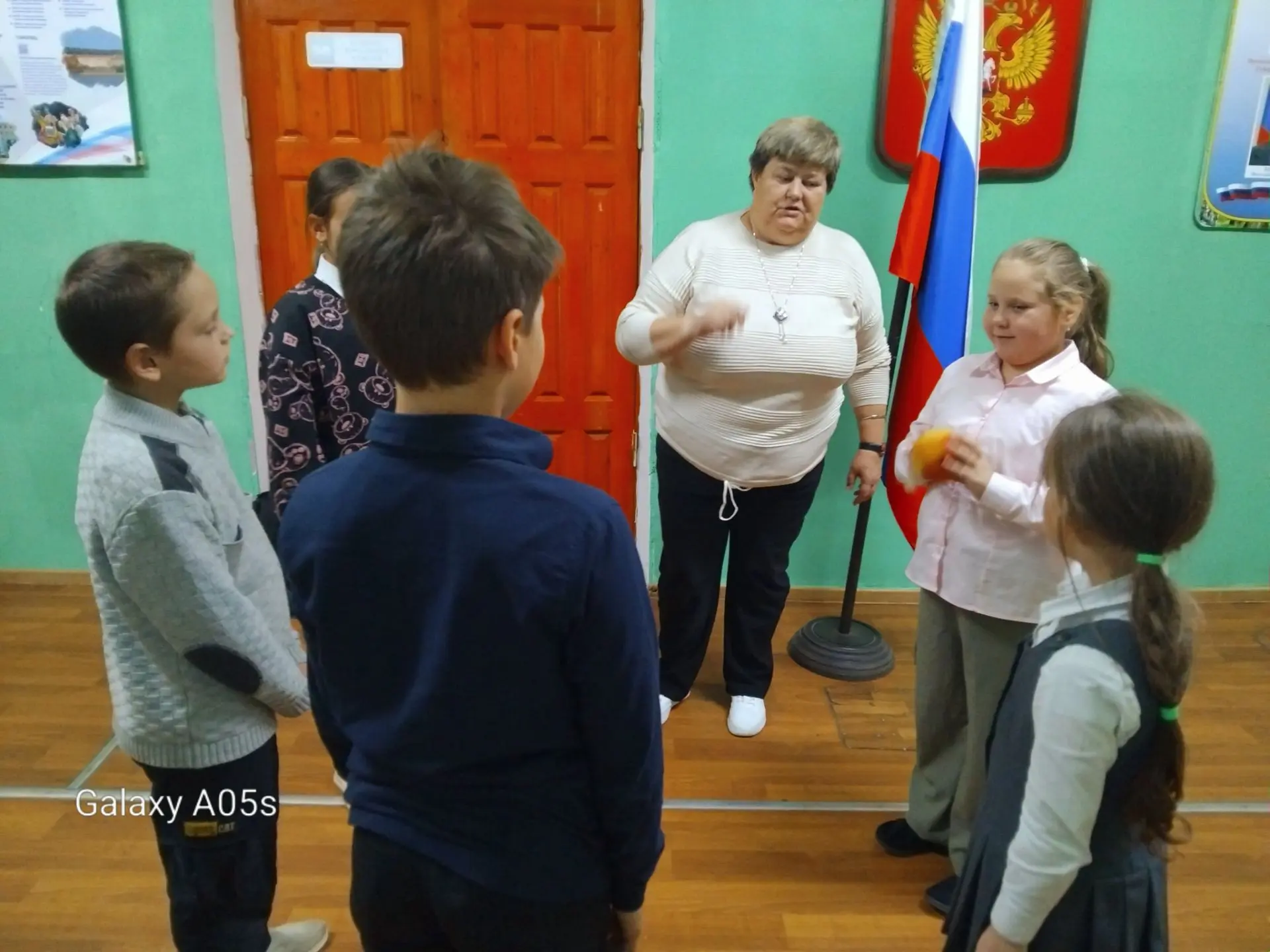 Сегодня в рамках внеурочной деятельности кружка «Моя семья» прошло занятие на тему «О с...