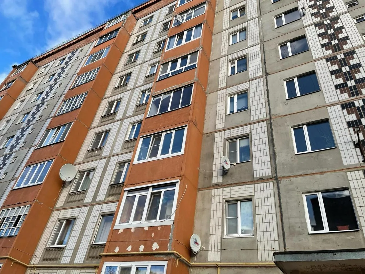 В Ухте проверят дом с трещинами