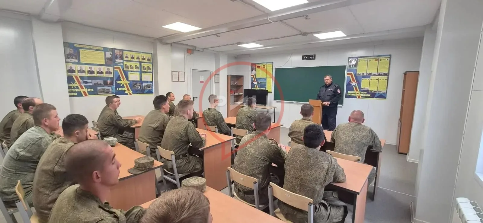 В расположении войсковой части 74885 состоялась рабочая встреча личного состава с инспе...