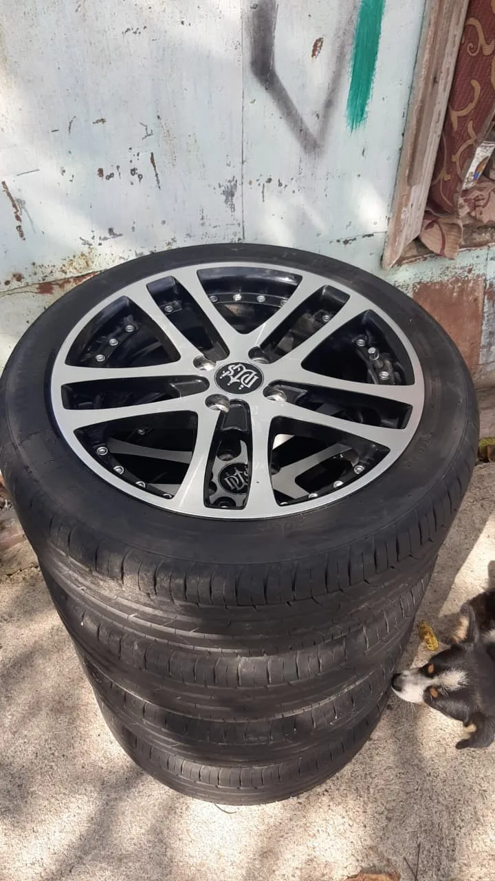 Продам калеса в сборе р 16,резина новая проехал 3000 т .км!!!!89184151028